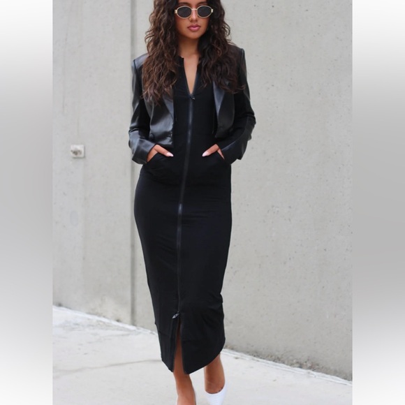 Emmy Deveaux The Long Hoodie - Picture 3 of 16